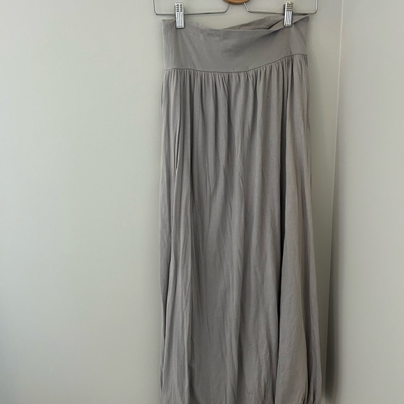 Garnet Hill Women's Maxi Skirt in Soft Gray - Picture 2 of 3